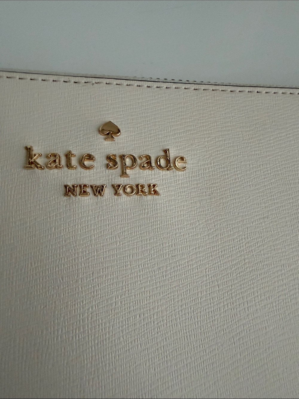kate spade Cream, Black & Yellow Taxi Cityscape Laptop Sleeve - Picture 2 of 6